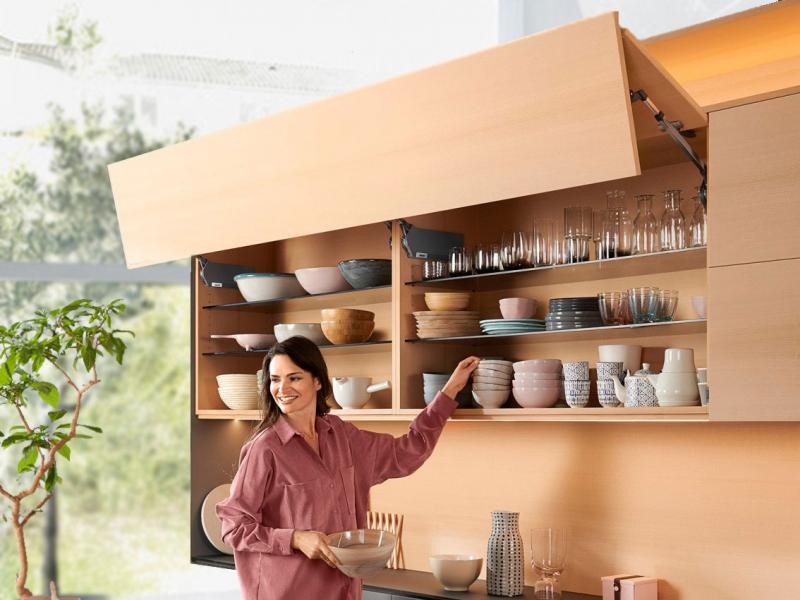 Складной подъемный механизм AVENTOS HF